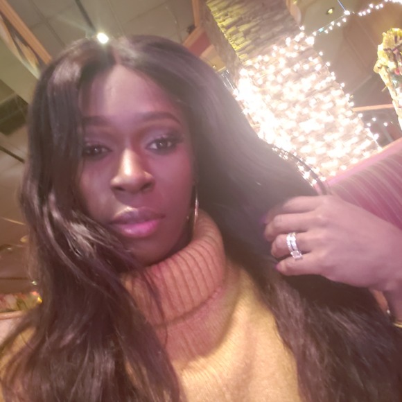 Meet your Posher, Antonette - Picture 1 of 1